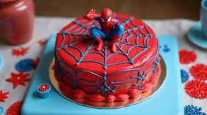 Cómo hacer una tarta de Spider-Man (receta + decoración)