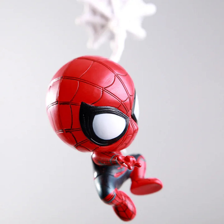 Petite Figurine Spider-Man qui Tisse une Toile